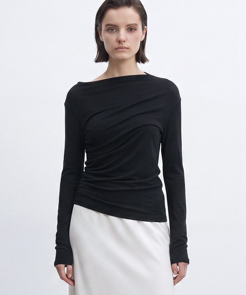 THE TOKYO(ザトウキョウ)の「【IIROT/イロット】別注 Cashmere blend Asymmetry Tops/カシミヤブレンドトップス(Tシャツ/カットソー・レディース・ブラック/ホワイト・FREE)」の1枚目の写真