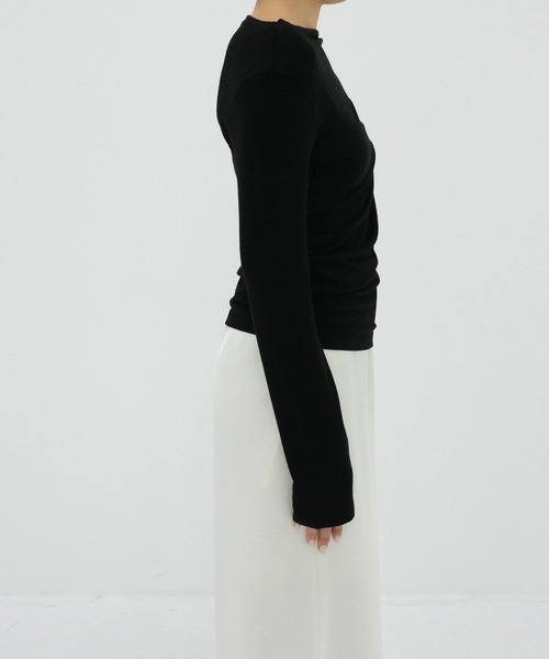 THE TOKYO(ザトウキョウ)の「【IIROT/イロット】別注 Cashmere blend Asymmetry Tops/カシミヤブレンドトップス(Tシャツ/カットソー・レディース・ブラック/ホワイト・FREE)」の11枚目の写真