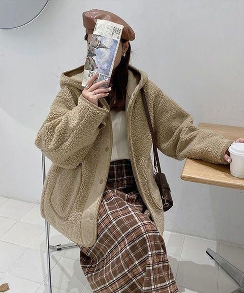 Ressaca(レサーカ)の「フード付きボアジャケット(ブルゾン・レディース・ベージュ/アイボリー・L/M)」の9枚目の写真