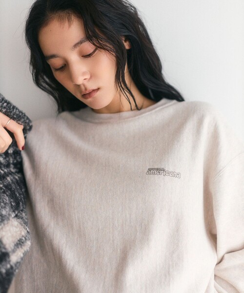 AMERICANA(アメリカーナ)の「Americana/アメリカーナ Americana × Firsthand 別注 裏毛 アウトラインロゴプリント ロングスリーブTシャツ(Tシャツ/カットソー・レディース・モカ/オフホワイト/チャコールグレー・FREE)」の11枚目の写真
