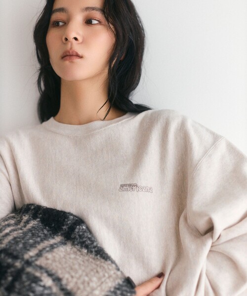 AMERICANA(アメリカーナ)の「Americana/アメリカーナ Americana × Firsthand 別注 裏毛 アウトラインロゴプリント ロングスリーブTシャツ(Tシャツ/カットソー・レディース・モカ/オフホワイト/チャコールグレー・FREE)」の13枚目の写真