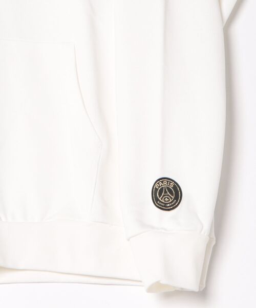 PARIS SAINT-GERMAIN(パリサンジェルマン)の「PSG-PO SWEAT HOODIE【GOLD】(パーカー・メンズ・ホワイト/ブラック・M/L/XL)」の4枚目の写真