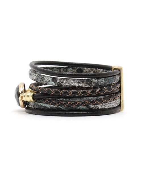 PLAIN CLOTHING（プレーンクロージング）の「6連ビジューブレスレット【PLAIN CLOTHING】（ブレスレット・レディース・ブラウン/ブラック/ナチュラル/ホワイト・FREE）」の5枚目の写真