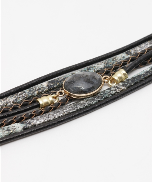 PLAIN CLOTHING（プレーンクロージング）の「6連ビジューブレスレット【PLAIN CLOTHING】（ブレスレット・レディース・ブラウン/ブラック/ナチュラル/ホワイト・FREE）」の8枚目の写真