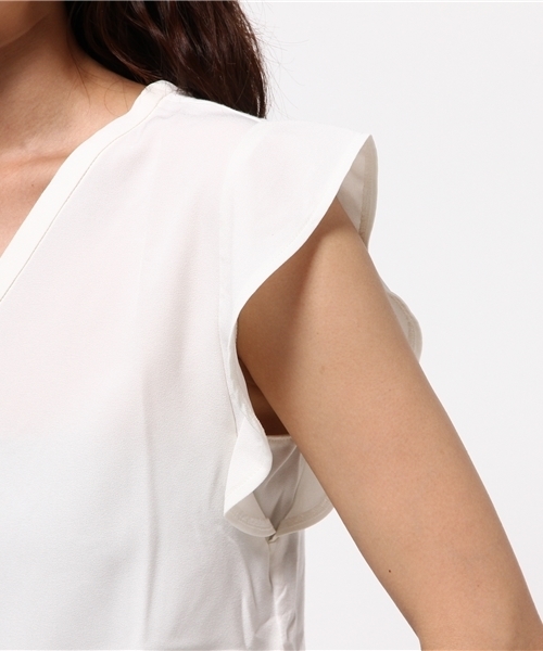 MOUSSY（マウジー）の「FLARE SLEEVE TOPS（Tシャツ/カットソー・レディース・カーキ/ブラック/ホワイト/ボルドー・FREE）」の9枚目の写真