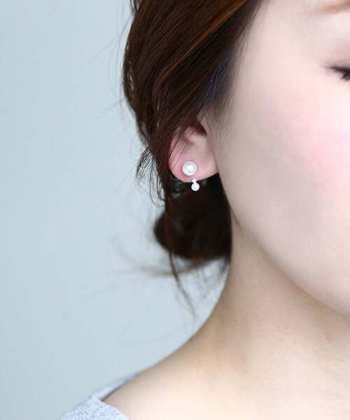 SIENA ROSE（シエナロゼ）の「Cラインのパールキャッチピアス[2粒パール]（ピアス（両耳用）・レディース・イエローゴールド・FREE）」の6枚目の写真