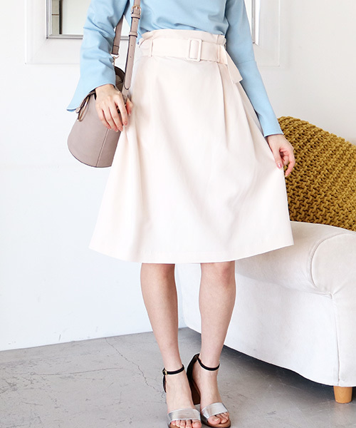N.(N. Natural Beauty Basic)(エヌエヌナチュラルビューティーベーシック)の「ベルトタックフレアスカート(スカート・レディース・ホワイト/ピンク/ブルー・MEDIUM)」の2枚目の写真