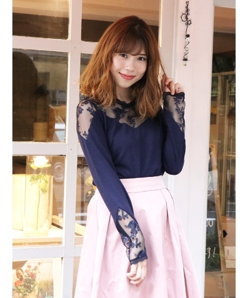 dazzlin（ダズリン）の「チュールレースデザインカットトップス