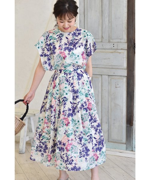 k*（ケイ）の「花柄バックⅤ開きブラウス《MADE IN JAPAN》（シャツ/ブラウス・レディース・ベージュ/グリーン/ブルー・M）」の5枚目の写真