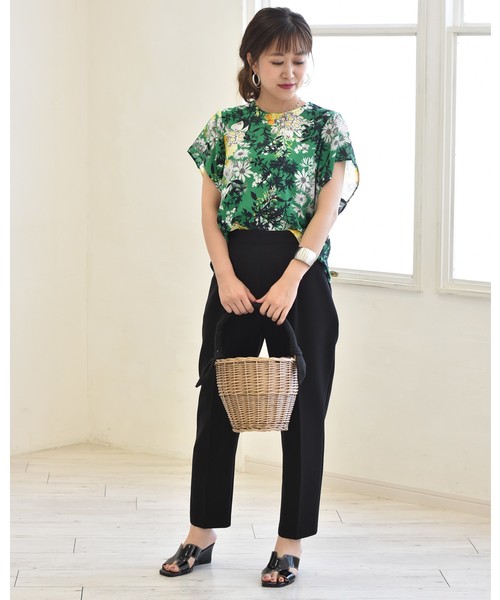 k*（ケイ）の「花柄バックⅤ開きブラウス《MADE IN JAPAN》（シャツ/ブラウス・レディース・ベージュ/グリーン/ブルー・M）」の13枚目の写真