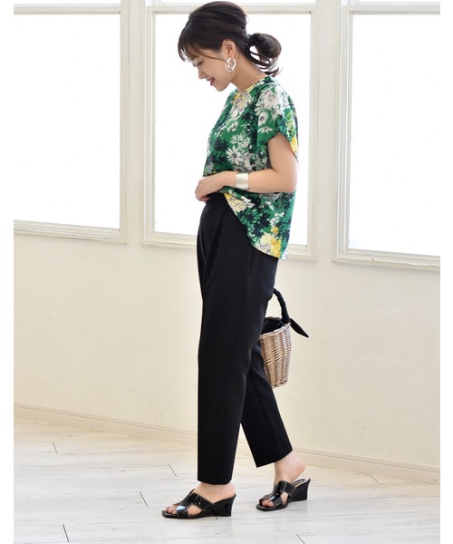k*（ケイ）の「花柄バックⅤ開きブラウス《MADE IN JAPAN》（シャツ/ブラウス・レディース・ベージュ/グリーン/ブルー・M）」の14枚目の写真