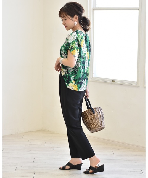 k*（ケイ）の「花柄バックⅤ開きブラウス《MADE IN JAPAN》（シャツ/ブラウス・レディース・ベージュ/グリーン/ブルー・M）」の15枚目の写真