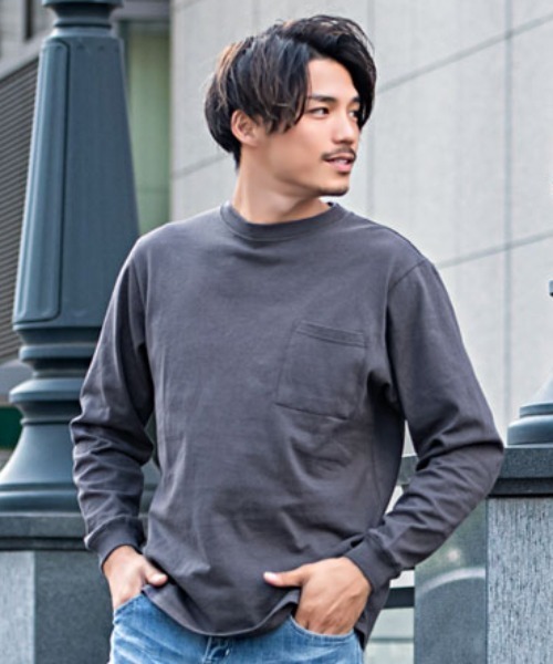 Goodwear（グッドウェア）の「『Goodwear/グッドウェア』WEB別注 ビッグシルエットヘビーウェイトポケット付きクルーネック長袖Tシャツ（Tシャツ/カットソー・メンズ・ホワイト/ブラック/ネイビー/カーキ/サックスブルー/オレンジ/エメラルド/ゴールド系その他/マルーン/チャコール/ベージュ/ワイン/イエロー系その他/パープル系その他/グレー系その他/モスグリーン/オレンジ系その他/ブラウン/パープル/グレー/バーガンディー/ベージュ系その他/ベージュ系その他2/カーキブラウン/ブルー系その他/テラコッタ/ライトピンク/グレー系1/ブラウン系1・S/M/L/XL）」の5枚目の写真