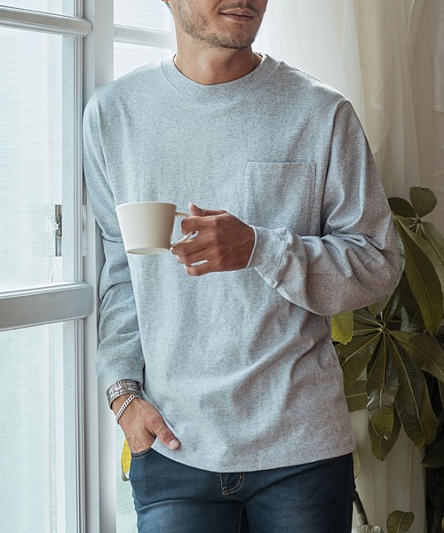 Goodwear（グッドウェア）の「『Goodwear/グッドウェア』WEB別注 ビッグシルエットヘビーウェイトポケット付きクルーネック長袖Tシャツ（Tシャツ/カットソー・メンズ・ホワイト/ブラック/ネイビー/カーキ/サックスブルー/オレンジ/エメラルド/ゴールド系その他/マルーン/チャコール/ベージュ/ワイン/イエロー系その他/パープル系その他/グレー系その他/モスグリーン/オレンジ系その他/ブラウン/パープル/グレー/バーガンディー/ベージュ系その他/ベージュ系その他2/カーキブラウン/ブルー系その他/テラコッタ/ライトピンク/グレー系1/ブラウン系1・S/M/L/XL）」の3枚目の写真