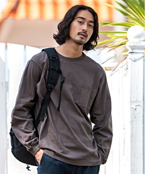 Goodwear（グッドウェア）の「『Goodwear/グッドウェア』WEB別注 ビッグシルエットヘビーウェイトポケット付きクルーネック長袖Tシャツ（Tシャツ/カットソー・メンズ・ホワイト/ブラック/ネイビー/カーキ/サックスブルー/オレンジ/エメラルド/ゴールド系その他/マルーン/チャコール/ベージュ/ワイン/イエロー系その他/パープル系その他/グレー系その他/モスグリーン/オレンジ系その他/ブラウン/パープル/グレー/バーガンディー/ベージュ系その他/ベージュ系その他2/カーキブラウン/ブルー系その他/テラコッタ/ライトピンク/グレー系1/ブラウン系1・S/M/L/XL）」の8枚目の写真