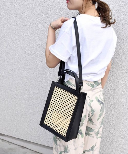 Khaju（カージュ）の「【WEB限定】Khaju:メッシュトート◇（トートバッグ・レディース・ブラック・ONE SIZE）」の3枚目の写真