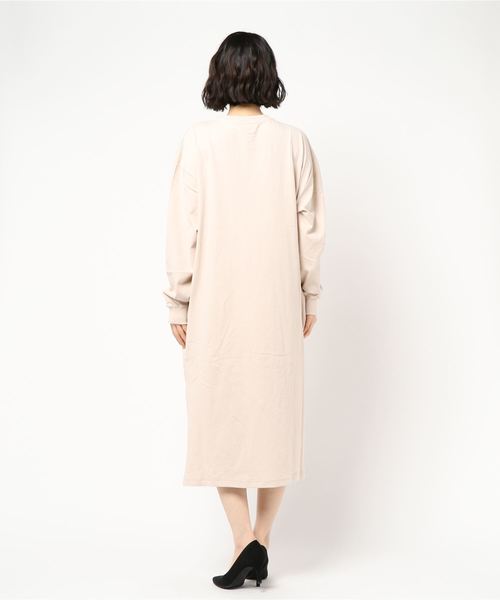 LOWRYS FARM（ローリーズファーム）の「ロングTシャツワンピ　831279（ワンピース・レディース・ブラック/オフホワイト/ベージュ/グリーン・FREE）」の6枚目の写真