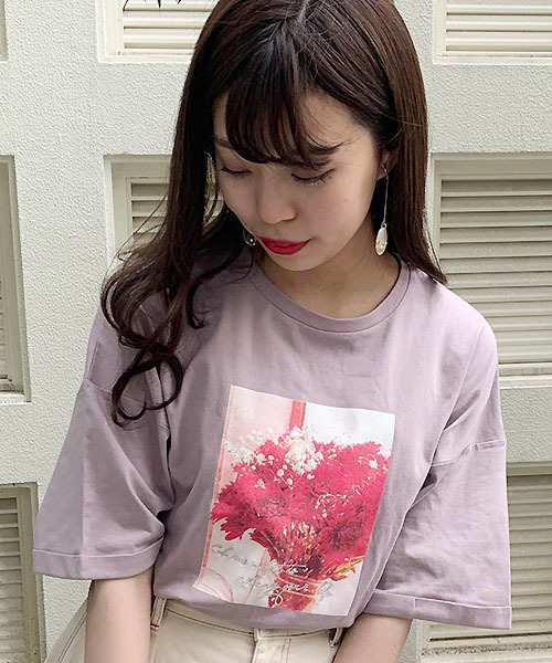 apres jour（アプレジュール）の「アソートプリントTシャツ２【ZOZOTOWN限定アイテム】（Tシャツ/カットソー・レディース・ホワイト系その他/パープル系その他/その他/ホワイト系その他2/オフホワイト/スモークピンク/オレンジ系その他/ブラック/ラベンダー/ホワイト/チャコールグレー・フリー）」の7枚目の写真