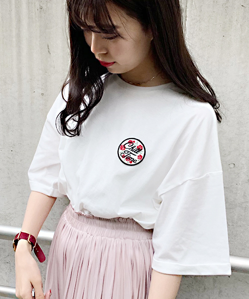 apres jour（アプレジュール）の「アソートプリントTシャツ２【ZOZOTOWN限定アイテム】（Tシャツ/カットソー・レディース・ホワイト系その他/パープル系その他/その他/ホワイト系その他2/オフホワイト/スモークピンク/オレンジ系その他/ブラック/ラベンダー/ホワイト/チャコールグレー・フリー）」の3枚目の写真