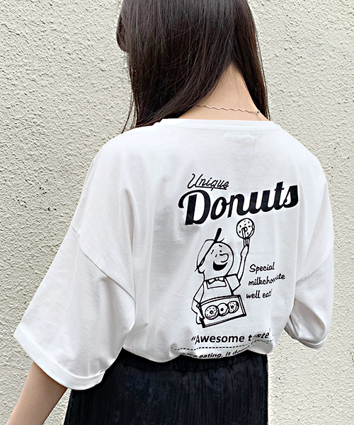apres jour（アプレジュール）の「アソートプリントTシャツ２【ZOZOTOWN限定アイテム】（Tシャツ/カットソー・レディース・ホワイト系その他/パープル系その他/その他/ホワイト系その他2/オフホワイト/スモークピンク/オレンジ系その他/ブラック/ラベンダー/ホワイト/チャコールグレー・フリー）」の2枚目の写真