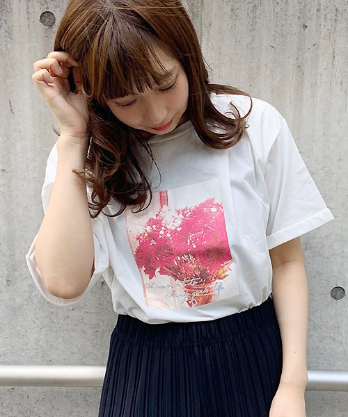 apres jour（アプレジュール）の「アソートプリントTシャツ２【ZOZOTOWN限定アイテム】（Tシャツ/カットソー・レディース・ホワイト系その他/パープル系その他/その他/ホワイト系その他2/オフホワイト/スモークピンク/オレンジ系その他/ブラック/ラベンダー/ホワイト/チャコールグレー・フリー）」の18枚目の写真