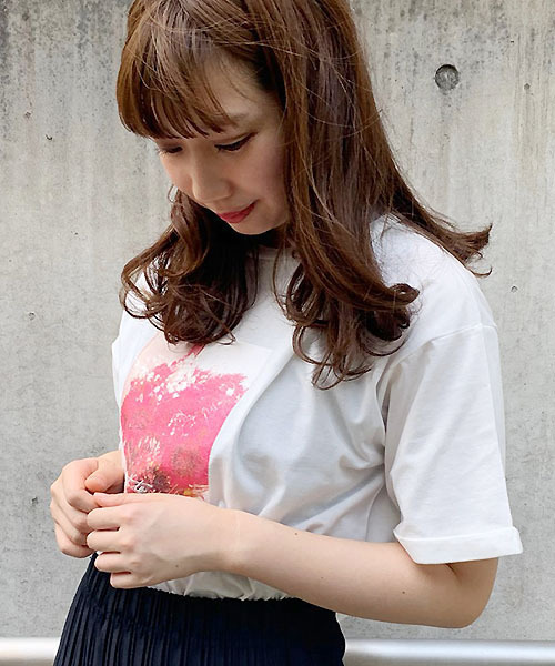 apres jour（アプレジュール）の「アソートプリントTシャツ２【ZOZOTOWN限定アイテム】（Tシャツ/カットソー・レディース・ホワイト系その他/パープル系その他/その他/ホワイト系その他2/オフホワイト/スモークピンク/オレンジ系その他/ブラック/ラベンダー/ホワイト/チャコールグレー・フリー）」の20枚目の写真