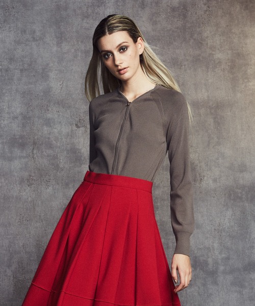 DOUBLE STANDARD CLOTHING(ダブルスタンダードクロージング)の「SOV. R/Nダル糸ニットトップス(ニット/セーター・レディース・ブラック/グレイッシュベージュ・38/36)」の2枚目の写真