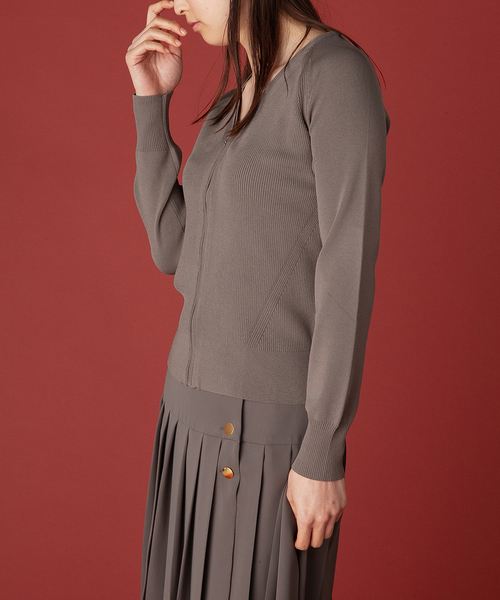 DOUBLE STANDARD CLOTHING(ダブルスタンダードクロージング)の「SOV. R/Nダル糸ニットトップス(ニット/セーター・レディース・ブラック/グレイッシュベージュ・38/36)」の3枚目の写真