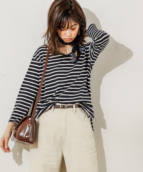 natural couture(ナチュラルクチュール)の「スカーフ付き2WAYTシャツ(Tシャツ/カットソー・レディース・ダークブラウン/ネイビー×ホワイト/オフホワイト/ブラック・FREE)」の6枚目の写真