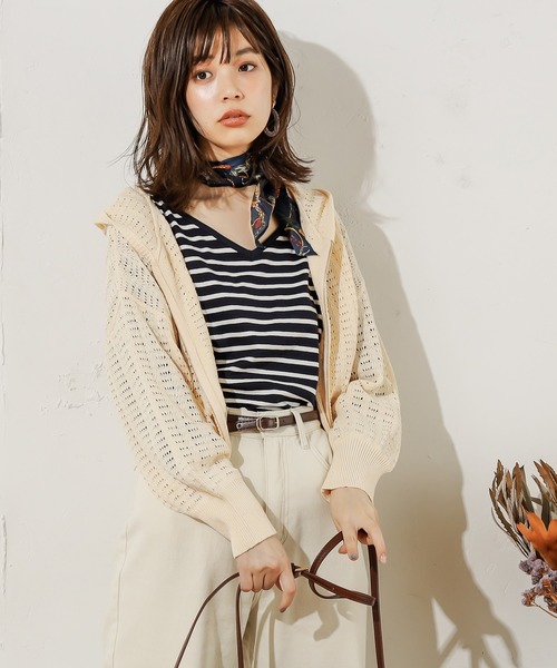 natural couture(ナチュラルクチュール)の「スカーフ付き2WAYTシャツ(Tシャツ/カットソー・レディース・ダークブラウン/ネイビー×ホワイト/オフホワイト/ブラック・FREE)」の9枚目の写真
