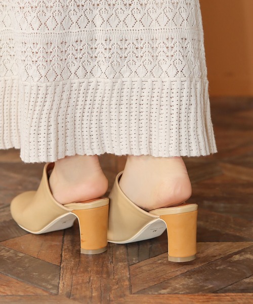 SESTO（セスト）の「スクエアトゥのスティックヒールサボサンダル