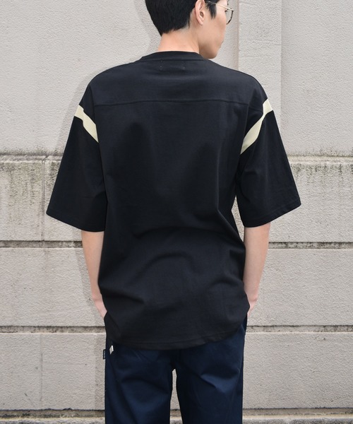 DOUBLE STEAL(ダブルスティール)の「Arm FOOTBALL Tee(Tシャツ/カットソー・メンズ・ブラック×ホワイト/ホワイト系その他/ホワイト×ブラック/ブラック系その他・LARGE/X-LARGE/MEDIUM)」の16枚目の写真