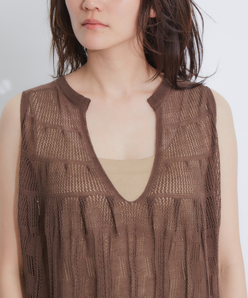 qualite(カリテ)の「boussole×qualite 透かし柄シアーニットワンピース(ワンピース・レディース・ブラウン/オフホワイト/カーキ・フリー)」の11枚目の写真