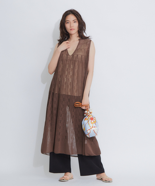 qualite(カリテ)の「boussole×qualite 透かし柄シアーニットワンピース(ワンピース・レディース・ブラウン/オフホワイト/カーキ・フリー)」の15枚目の写真