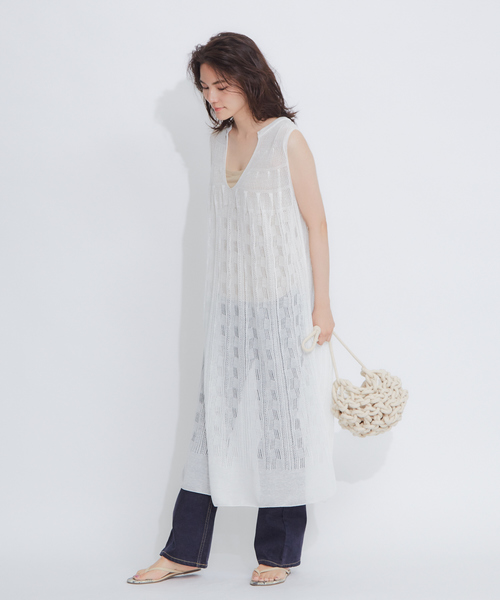 qualite(カリテ)の「boussole×qualite 透かし柄シアーニットワンピース(ワンピース・レディース・ブラウン/オフホワイト/カーキ・フリー)」の10枚目の写真