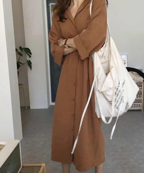 Grandeir(グランディール)の「ミモレ丈 開襟 シャツワンピース(シャツワンピース・レディース・ブラウン/ネイビー・M)」の12枚目の写真