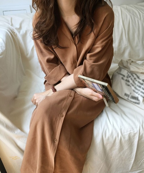 Grandeir(グランディール)の「ミモレ丈 開襟 シャツワンピース(シャツワンピース・レディース・ブラウン/ネイビー・M)」の6枚目の写真