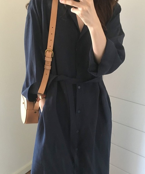 Grandeir(グランディール)の「ミモレ丈 開襟 シャツワンピース(シャツワンピース・レディース・ブラウン/ネイビー・M)」の11枚目の写真