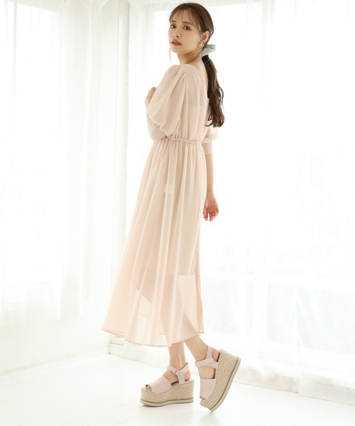 one after another NICE CLAUP(ワンアフターアナザーナイスクラップ)の「ビスチェ付き前後2Wayシアーワンピース(ワンピース・レディース・オフホワイト/モカ/コーラル・FREE)」の12枚目の写真