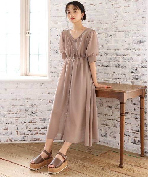 one after another NICE CLAUP(ワンアフターアナザーナイスクラップ)の「ビスチェ付き前後2Wayシアーワンピース(ワンピース・レディース・オフホワイト/モカ/コーラル・FREE)」の16枚目の写真