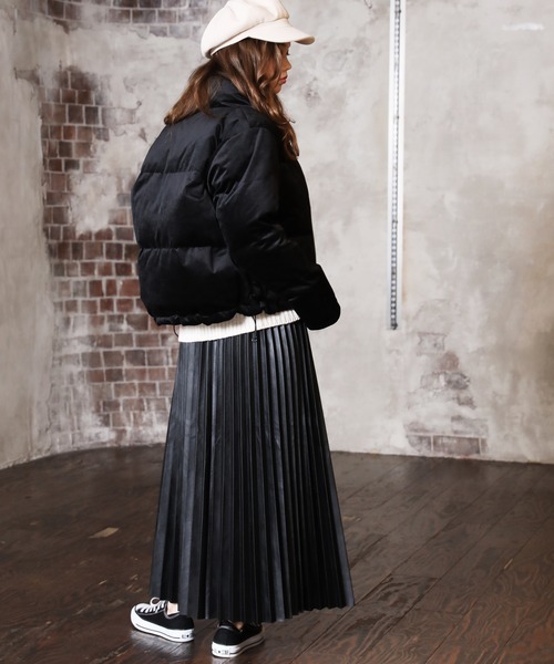 ARCANUM DESIGN（アルカナムデザイン）の「VELOR STAND DOWN JACKET【低身長対応XS、Sサイズあり】（ダウンジャケット/コート・レディース・ブラック/ブラウン・S/M/XS）」の5枚目の写真