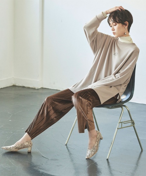 titivate(ティティベイト)の「プリーツベロアセミテーパードパンツ(その他パンツ・レディース・ベージュ/パープル系その他/グリーン/ブラウン・S/M/L)」の5枚目の写真