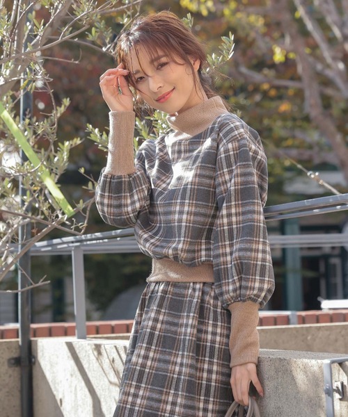 KOBE LETTUCE（コウベレタス）の「リブドッキングプルオーバートップス（その他トップス・レディース・ベージュ系その他/ライトベージュ/ブラック系その他/ピンク系その他・FREE）」の3枚目の写真