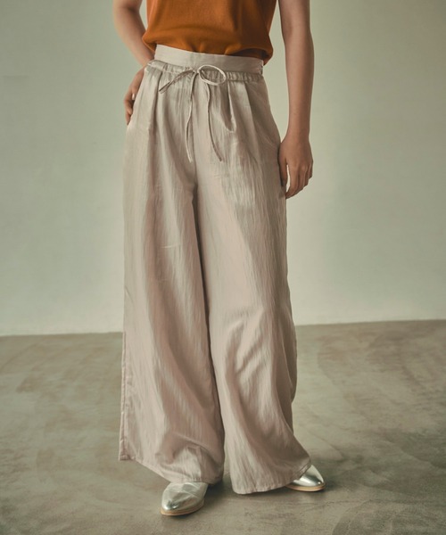 MARIE MILLER(マリー ミラー)の「Marie Miller WASHER SATIN WIDE PANTS (マリーミラー ウォッシャーサテンワイドパンツ)(3colors)(Women's)(MM027)(その他パンツ・レディース・ネイビー/ホワイト/オレンジ・S/M)」の2枚目の写真