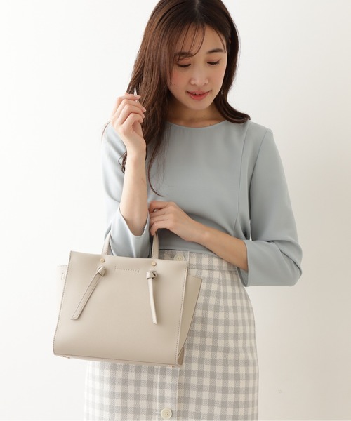 NATURAL BEAUTY BASIC（ナチュラルビューティーベーシック）の「ノットハンドルミニトート（トートバッグ・レディース・ホワイト/ベージュ/ラベンダー・ﾌﾘ-）」の22枚目の写真