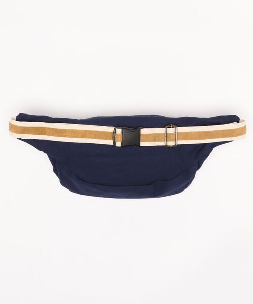 SNOOPY×OLD BETTY'S(スヌーピーカケルオールドベティーズ)の「SNOOPY Canvas×Suede Waist Bag(SURF BOARD)(ボディバッグ/ウエストポーチ・レディース・マスタード/オレンジ/グリーン/ネイビー/ボルドー/ベージュ/スミクロ/ブラウン・FREE)」の9枚目の写真