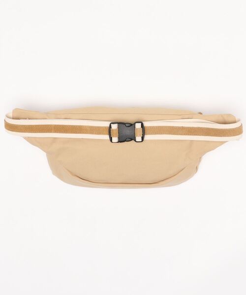 SNOOPY×OLD BETTY'S(スヌーピーカケルオールドベティーズ)の「SNOOPY Canvas×Suede Waist Bag(SURF BOARD)(ボディバッグ/ウエストポーチ・レディース・マスタード/オレンジ/グリーン/ネイビー/ボルドー/ベージュ/スミクロ/ブラウン・FREE)」の13枚目の写真