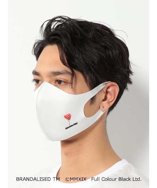 Perfect Suit FActory（パーフェクトスーツファクトリー）の「バンクシーマスク　ホワイト　Bandaged Heart（マスク・メンズ・ホワイト・FREE）」の5枚目の写真