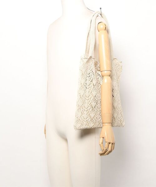 ALTROSE（アルトローズ）の「トートバッグ　[ｱｲﾋﾞｰ]（トートバッグ・レディース・ブラウン/グレー/アイボリー・FREE）」の7枚目の写真