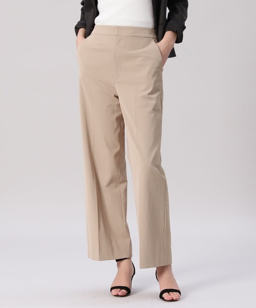 INED（イネド）の「センタープレスセミワイドパンツ（その他パンツ・レディース・ベージュ/オフホワイト/グリーン/ダークネイビー・9号/7号/11号）」の2枚目の写真